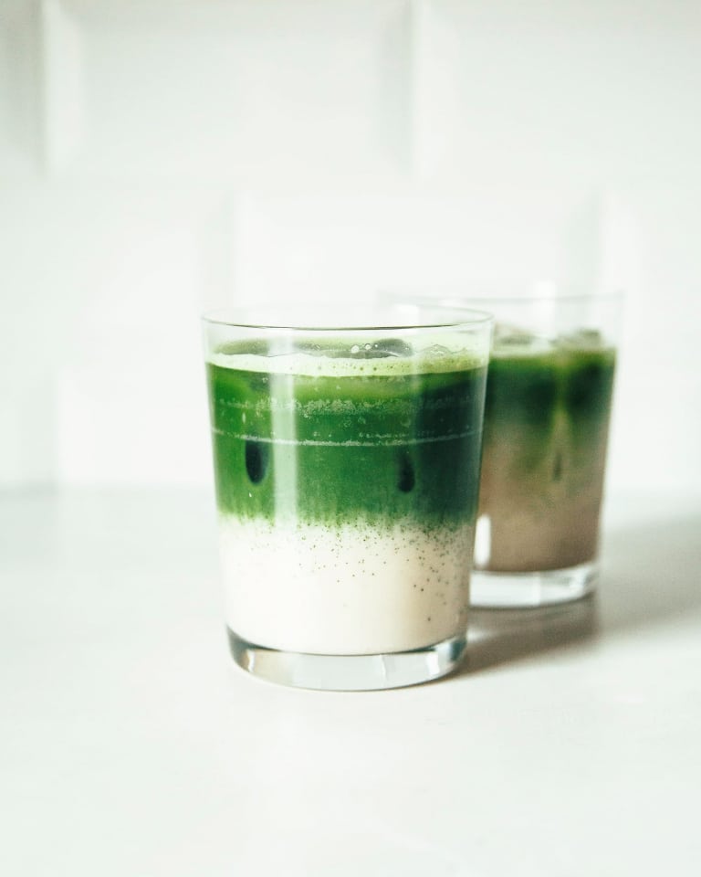 Vegan Iced Vanilla Oat Matcha Latte Recipe (dairy